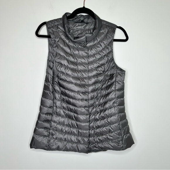 Athleta Downkind Down Puffer Vest in Silver Bells Gray - Picture 2 of 9